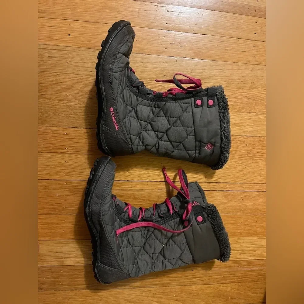 Columbia Youth Girl’s Minx Mid II Lace Up Winter Snow Boots Size 3 pink grey